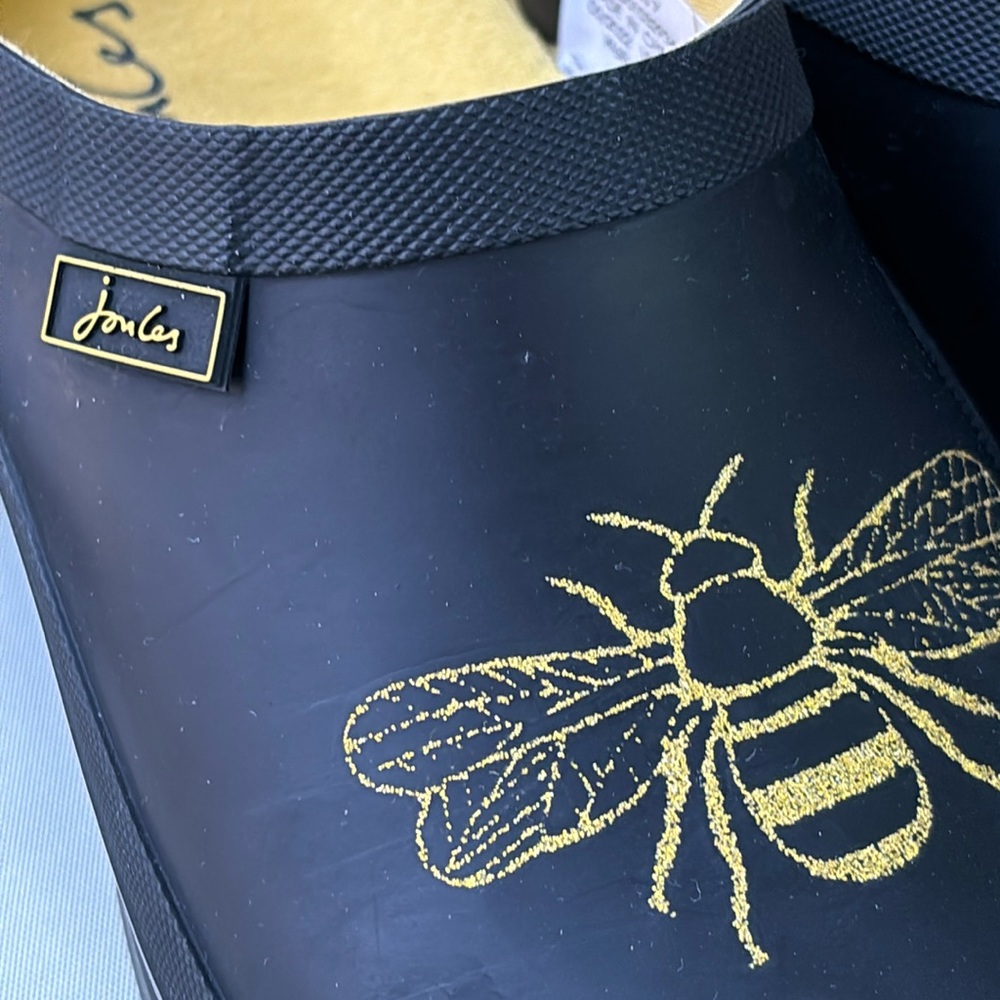 Joules - Women’s Welly Clog Gold Etched Bee, Black, Size 7